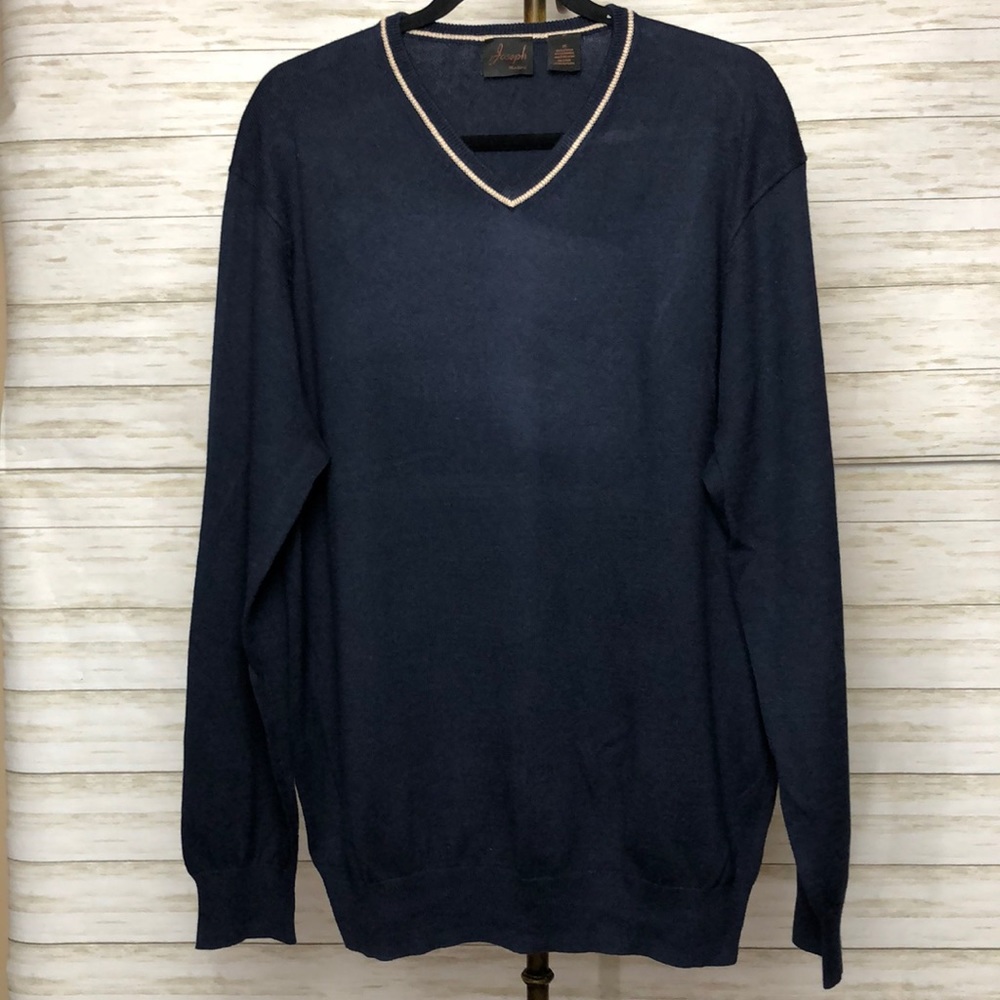 Joseph A Bank V-neck Cashmere blend sweater